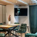 Oran Apartment 8